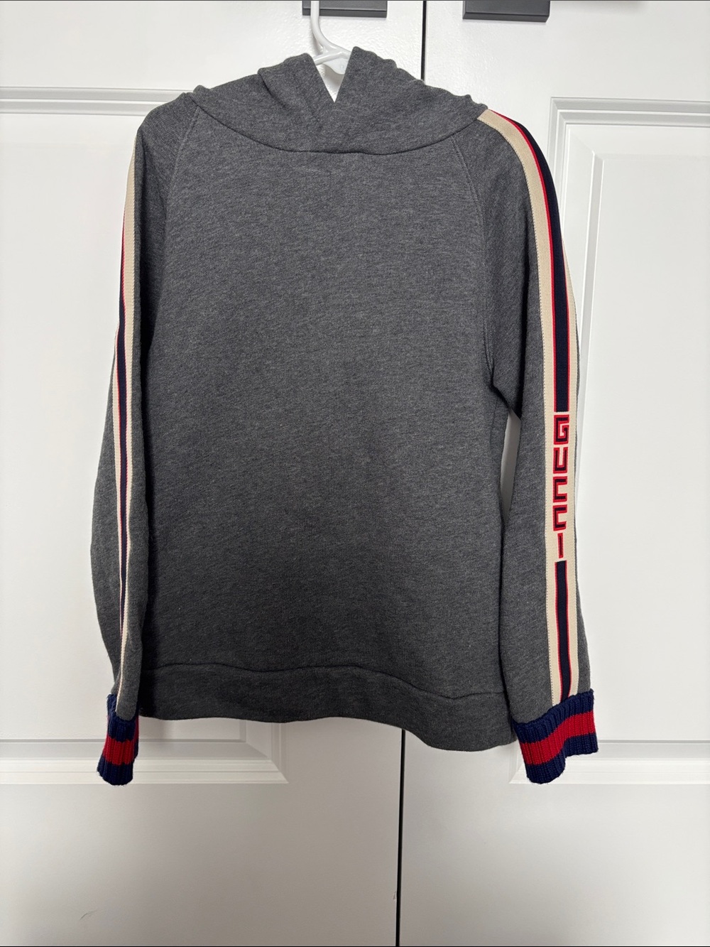 Gucci Kids Gray Crewneck Sweater with Cream and Navy Red-Trim Sleeves